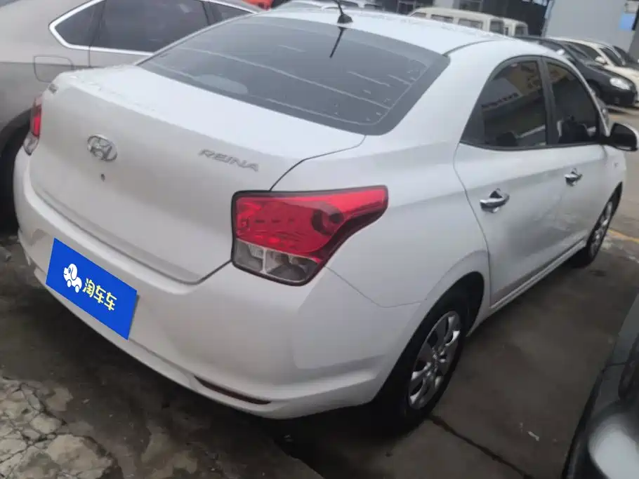Hyundai Verna — фото 3
