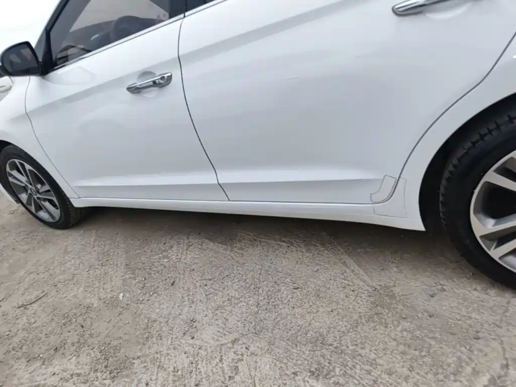 Hyundai Elantra — фото 22