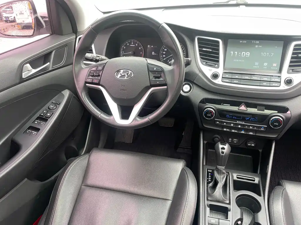 Hyundai Tucson — фото 14