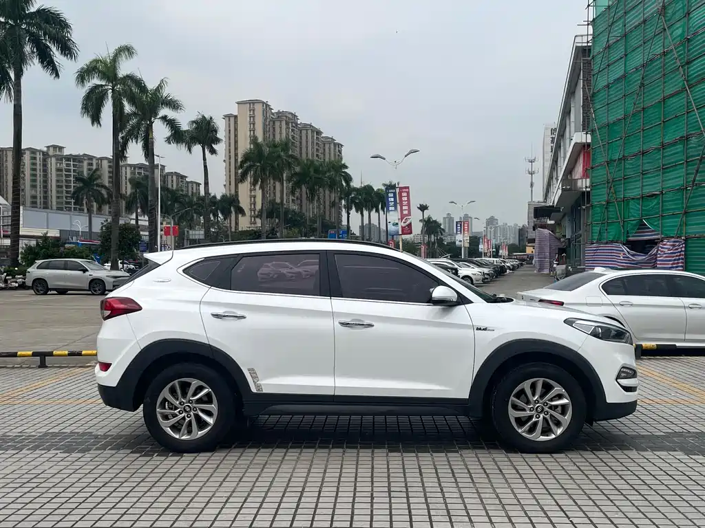 Hyundai Tucson — фото 5
