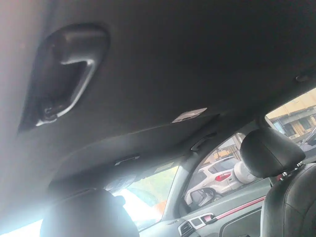 Hyundai Elantra — фото 14