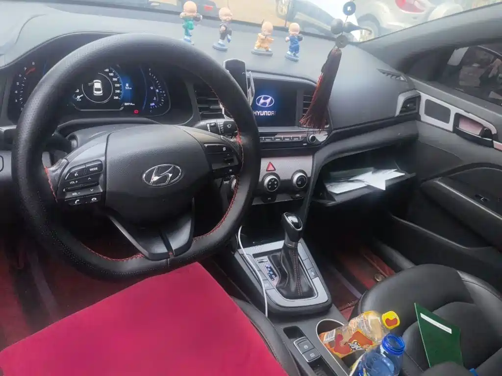 Hyundai Elantra — фото 5