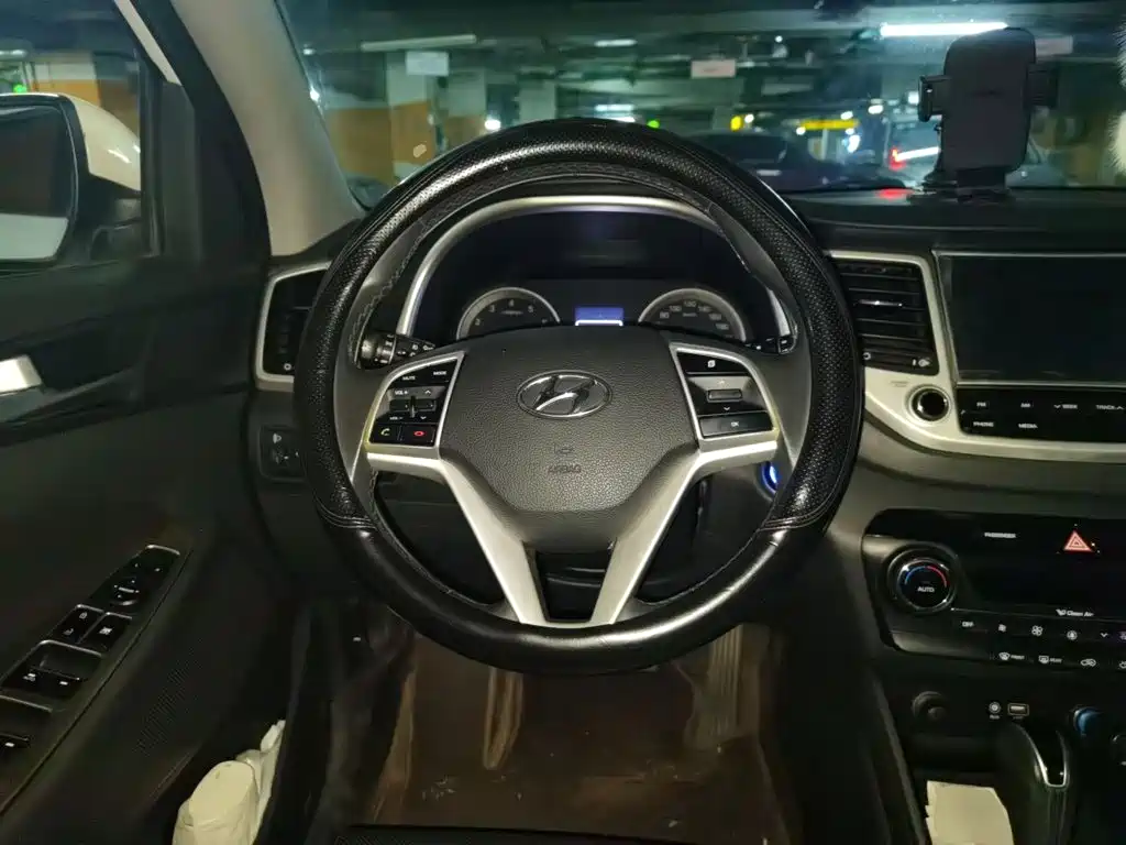 Hyundai Tucson — фото 6