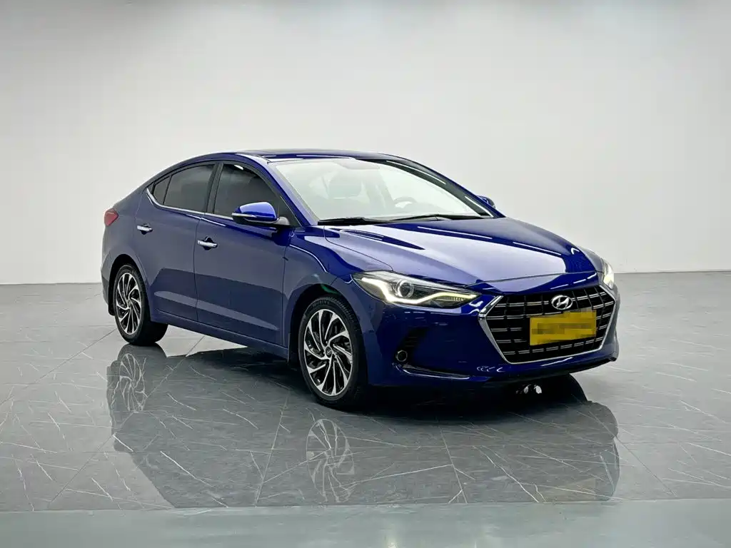Hyundai Elantra — фото 8