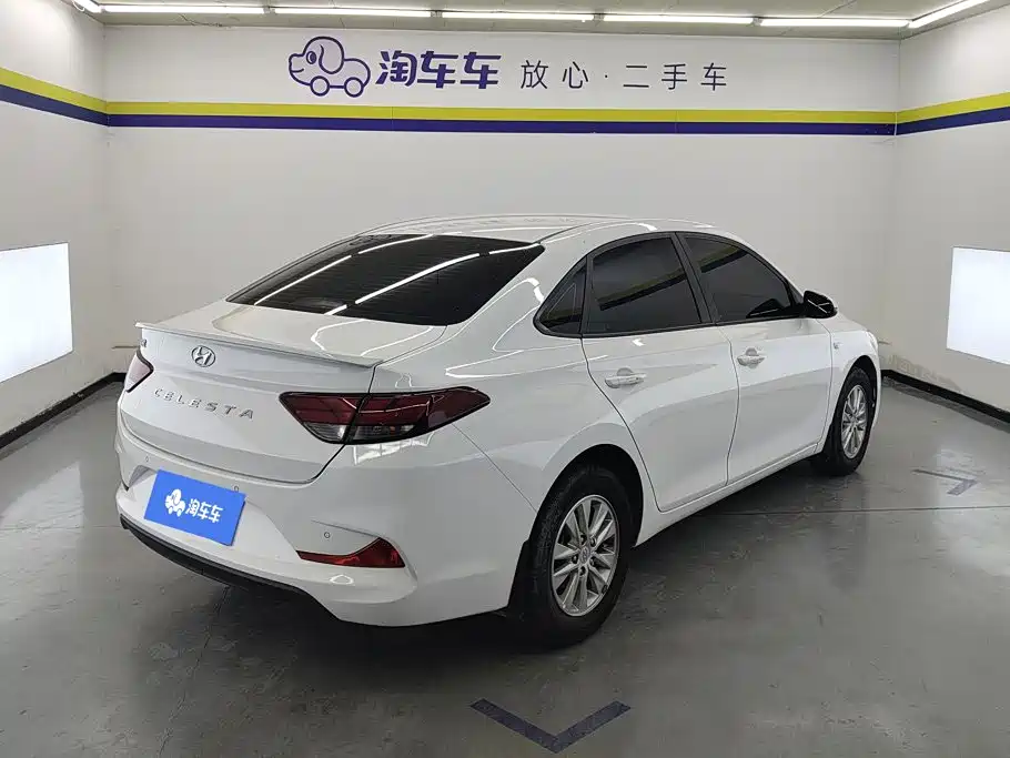 Hyundai Elantra — фото 3