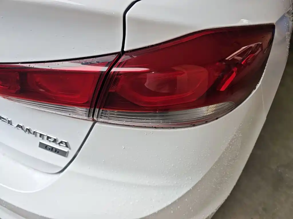 Hyundai Elantra — фото 8