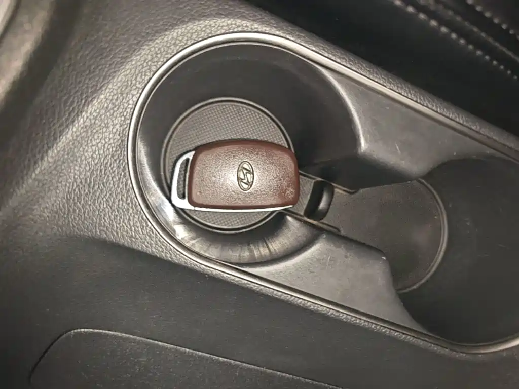 Hyundai Elantra — фото 9