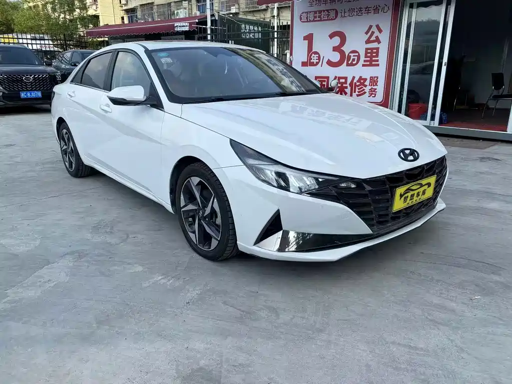 Hyundai Elantra — фото 2