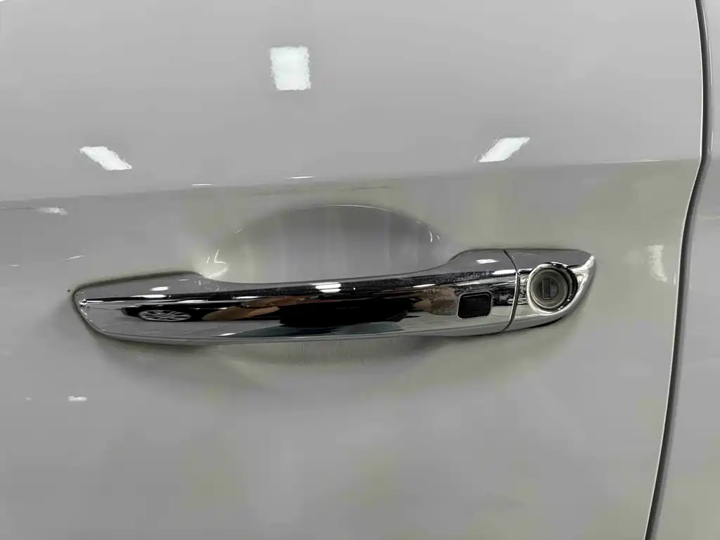 Hyundai Elantra — фото 11