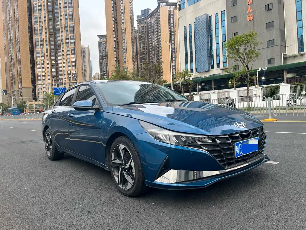 Hyundai Elantra — фото 7
