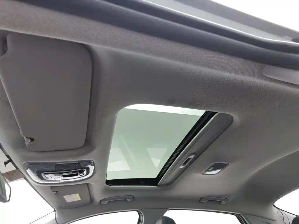 Hyundai Elantra — фото 14