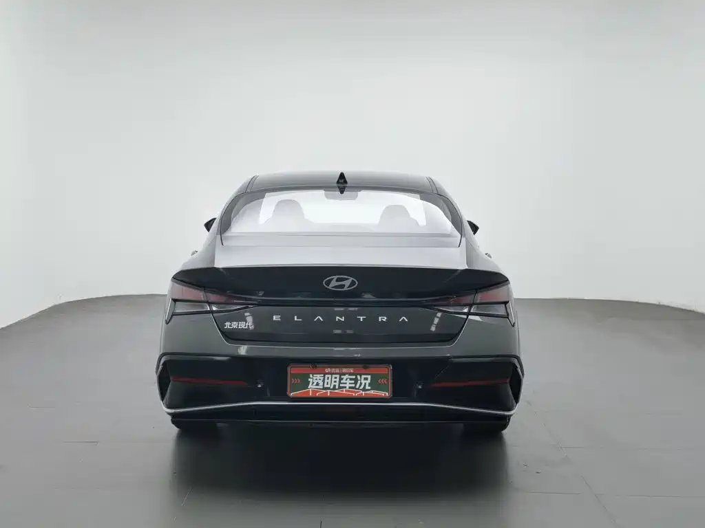 Hyundai Elantra — фото 4