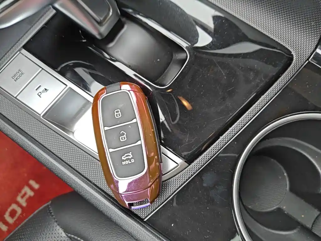 Hyundai Elantra — фото 9