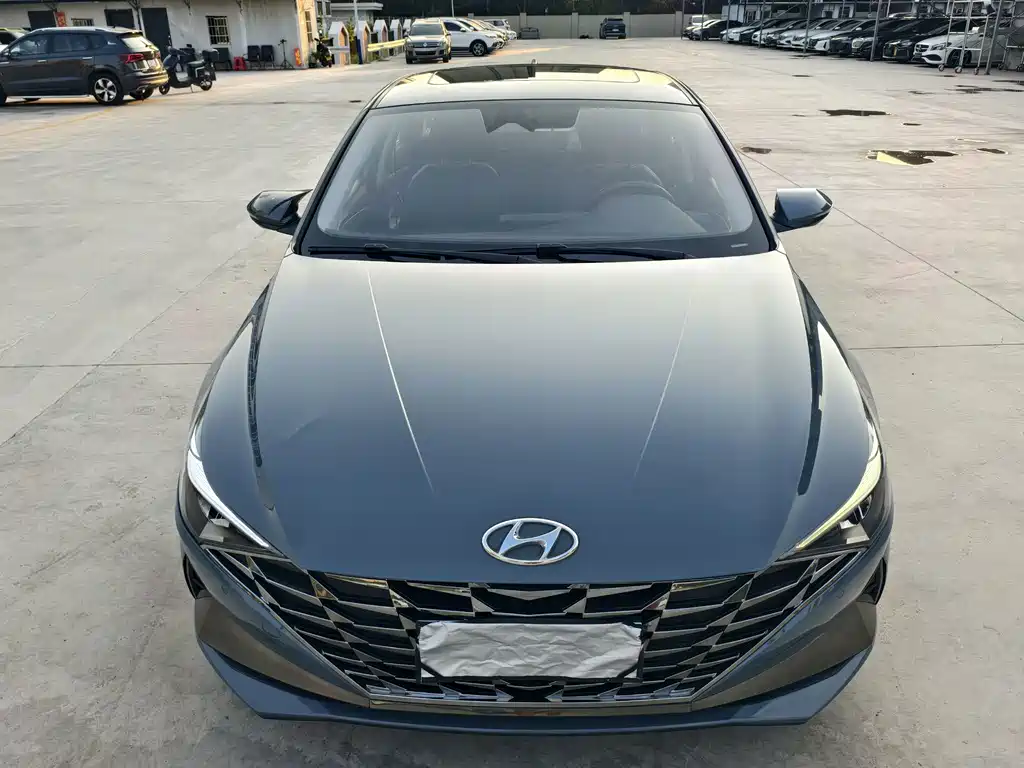 Hyundai Elantra — фото 2