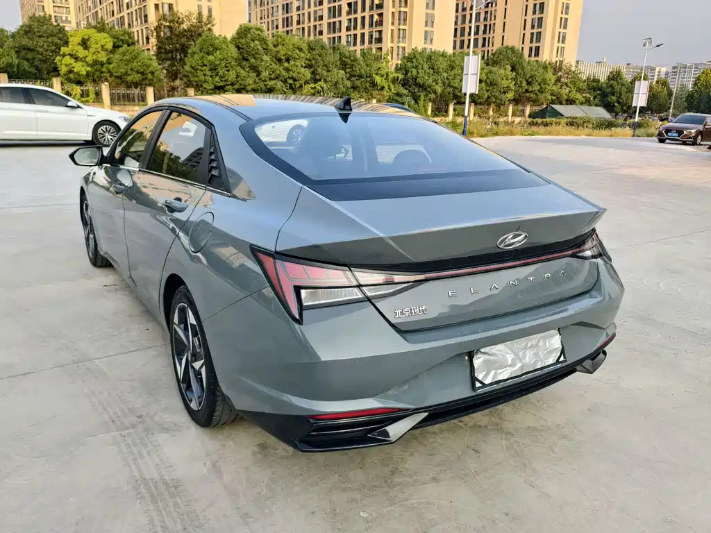 Hyundai Elantra — фото 4