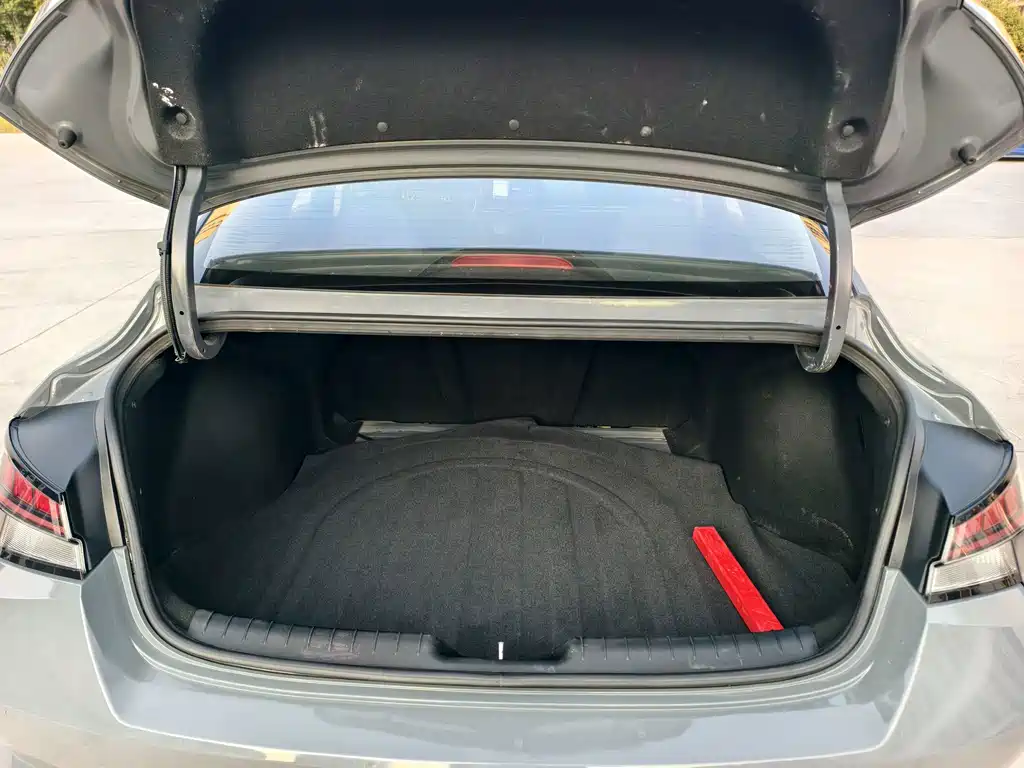 Hyundai Elantra — фото 10