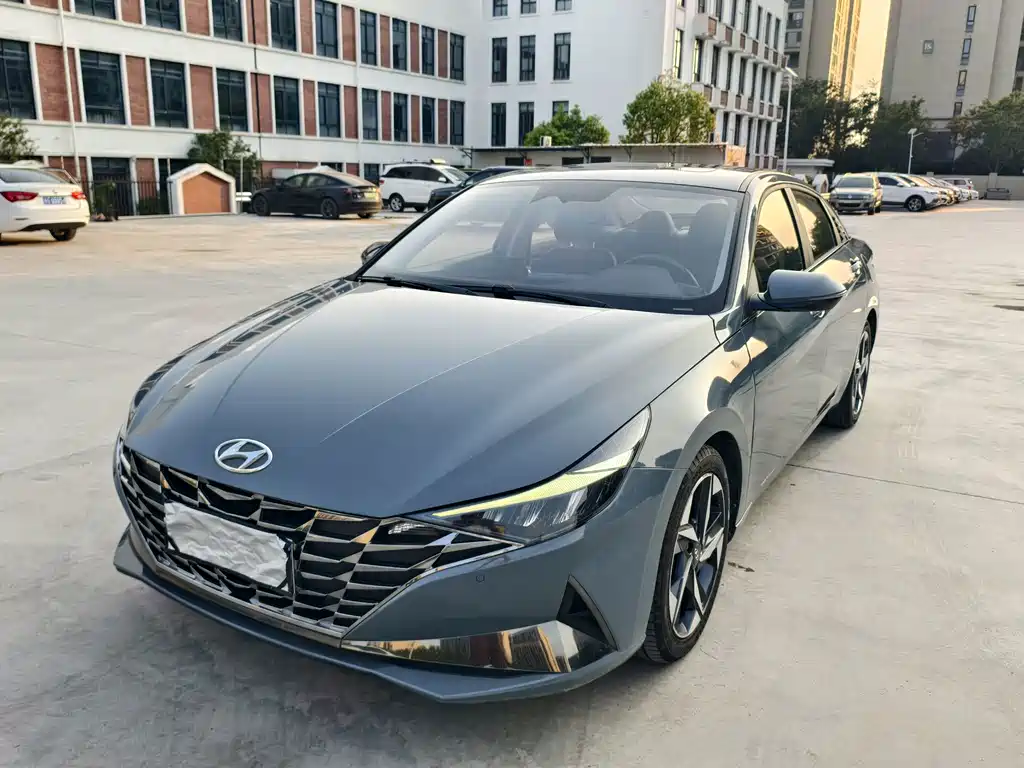 Hyundai Elantra