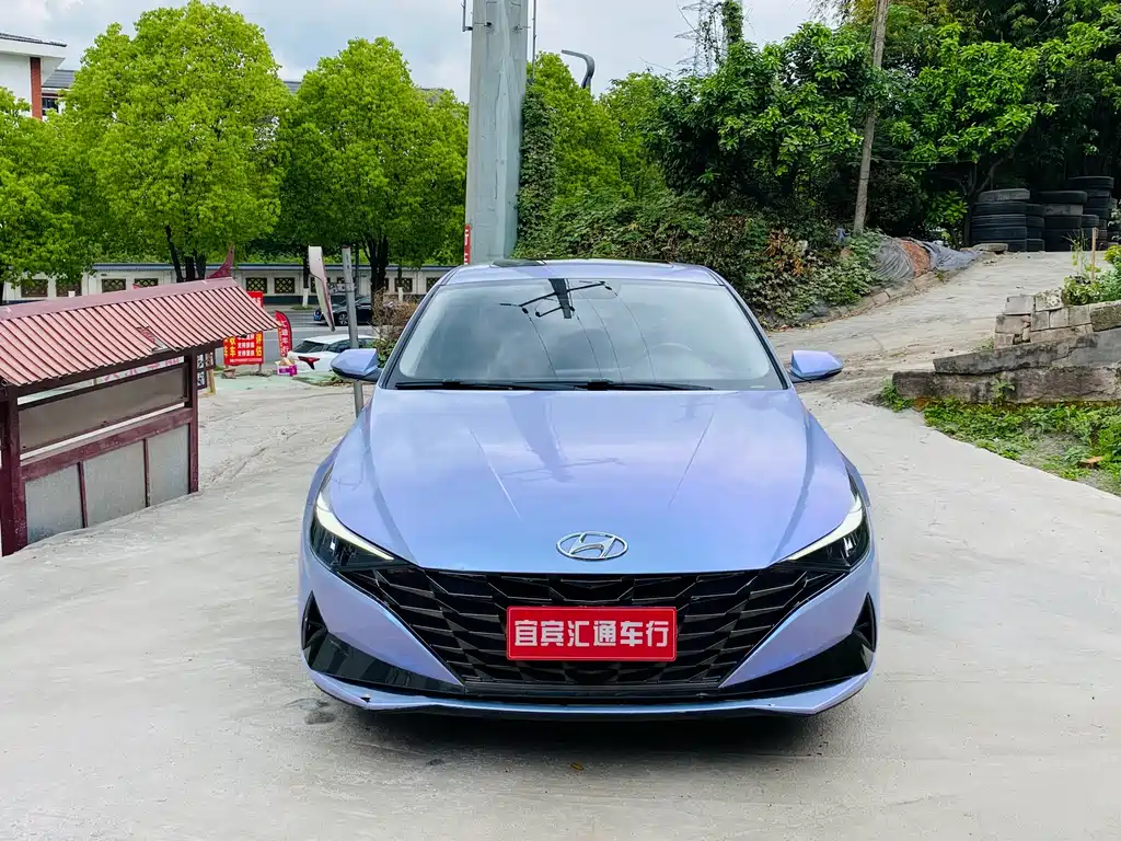 Hyundai Elantra — фото 2