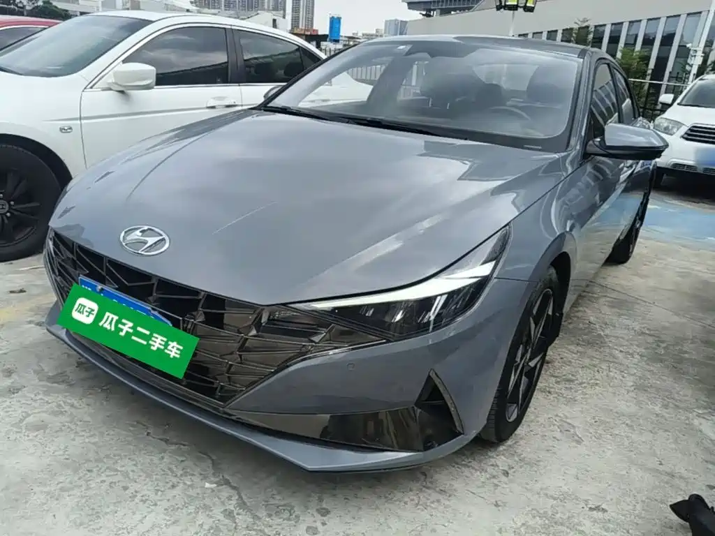 Hyundai Elantra — фото 2