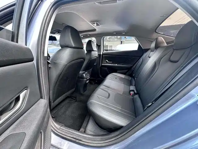 Hyundai Elantra — фото 14