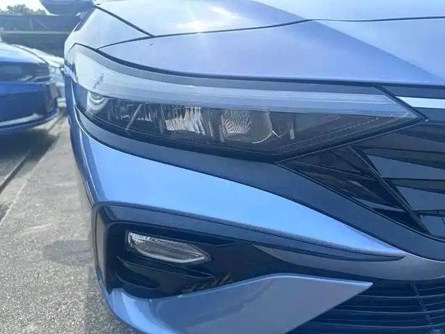 Hyundai Elantra — фото 9