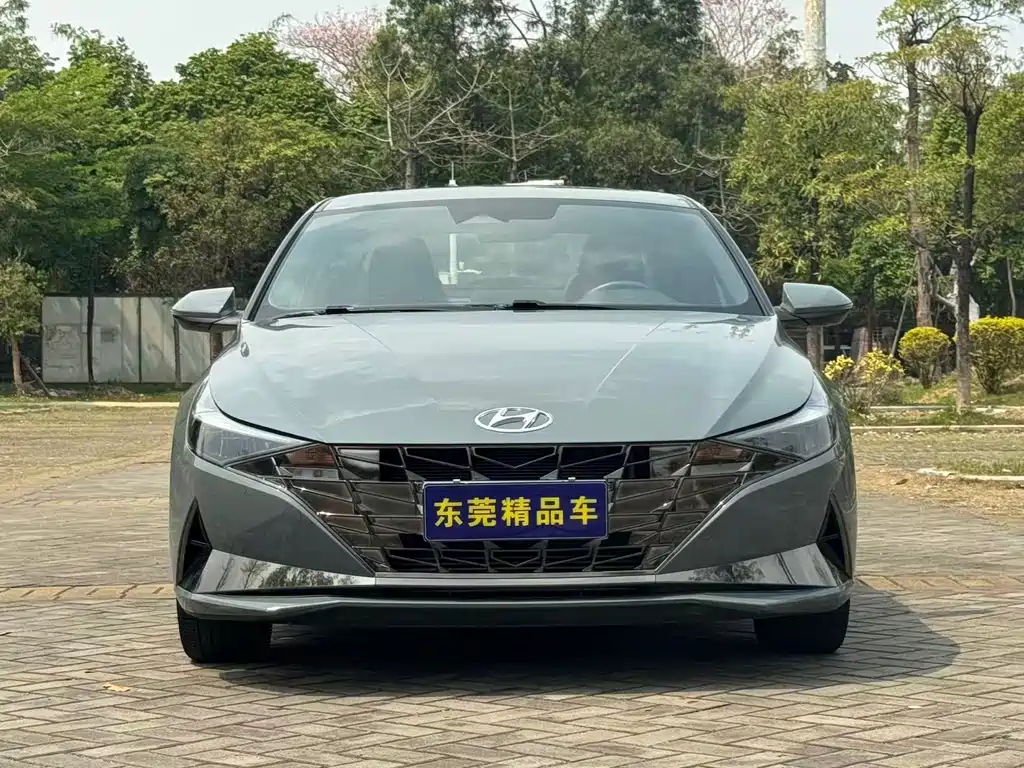Hyundai Elantra — фото 2