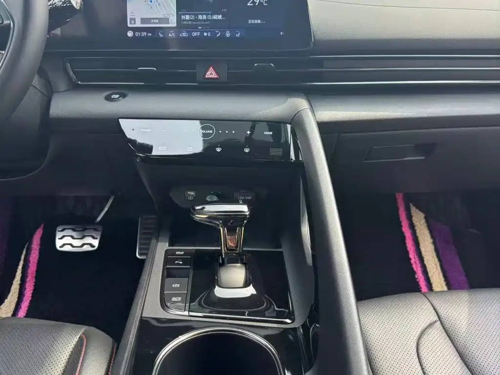 Hyundai Elantra — фото 11