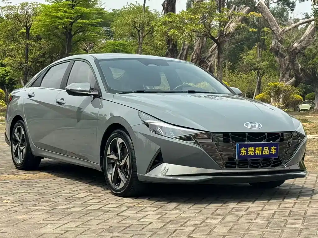 Hyundai Elantra — фото 3