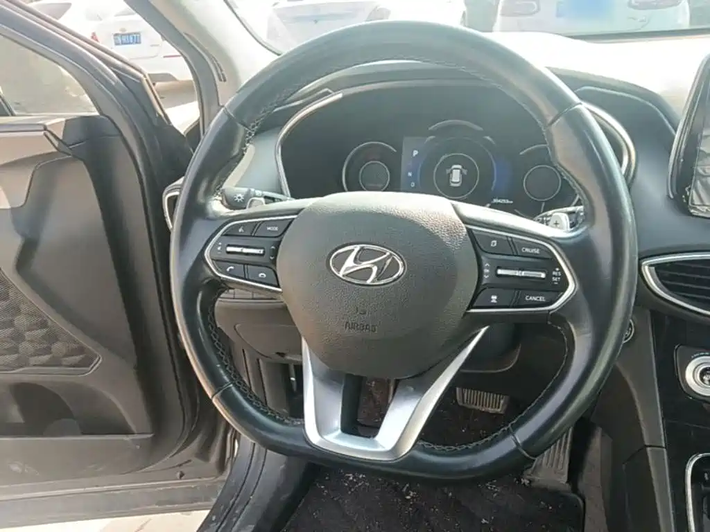 Hyundai Santa Fe — фото 11