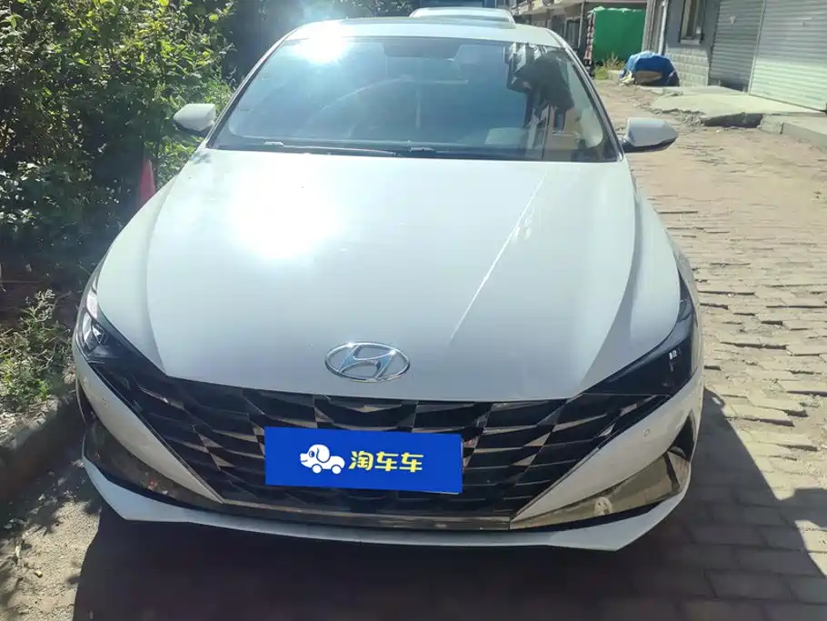 Hyundai Elantra — фото 2