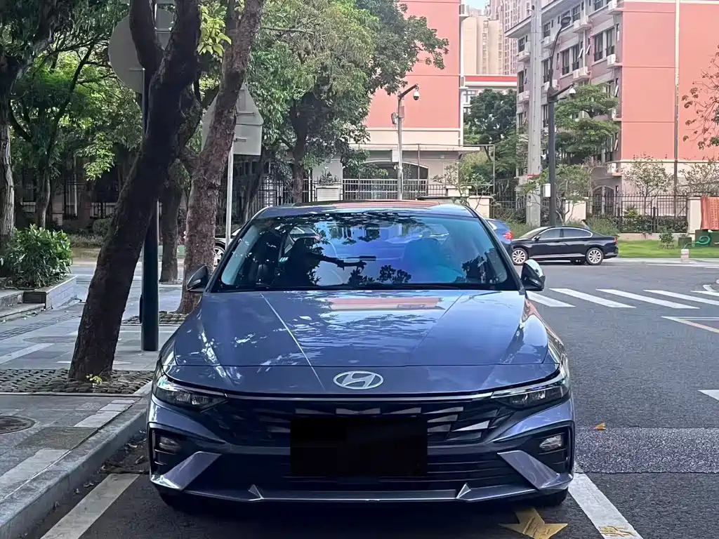 Hyundai Elantra — фото 2