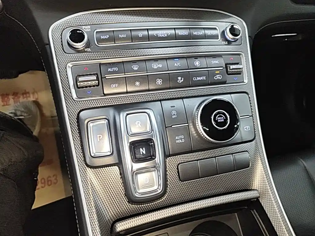 Hyundai Santa Fe — фото 14
