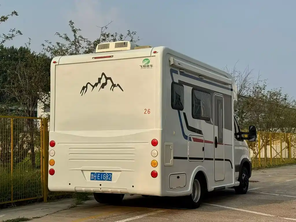 IVECO Ousheng — фото 6