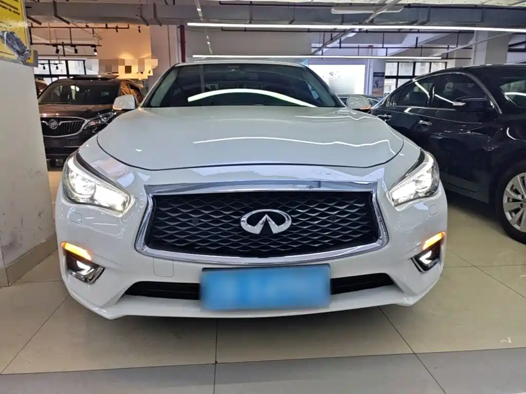 Infiniti Q50L — фото 3