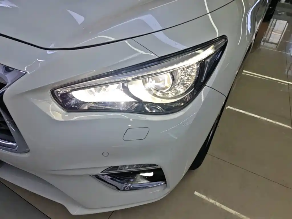 Infiniti Q50L — фото 24