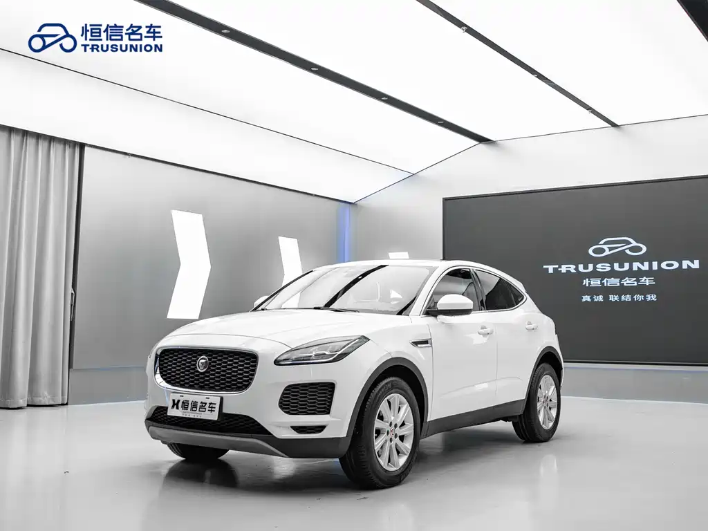 Jaguar E-PACE — фото 3