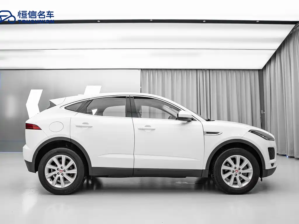 Jaguar E-PACE — фото 4