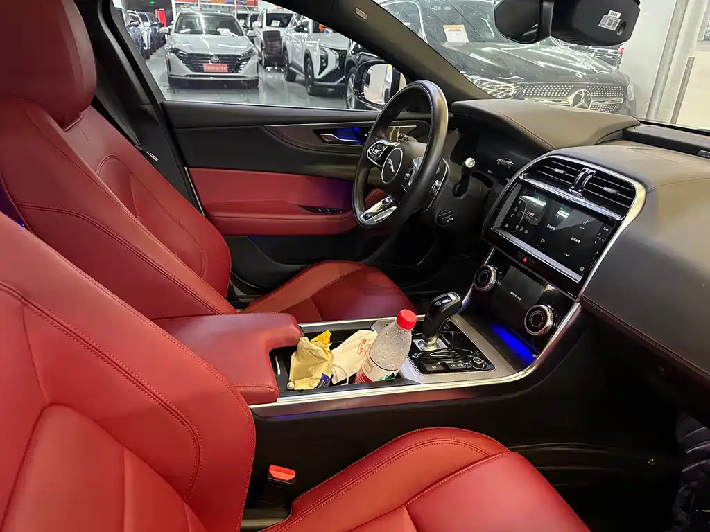 Jaguar XEL — фото 5