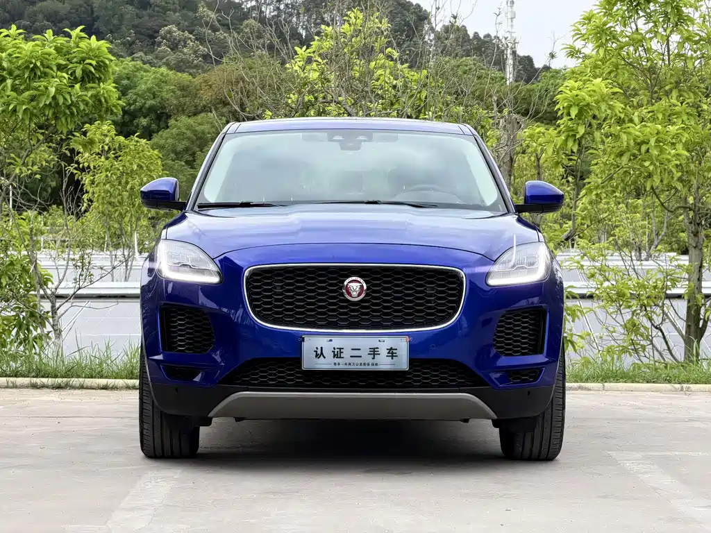 Jaguar E-PACE — фото 2