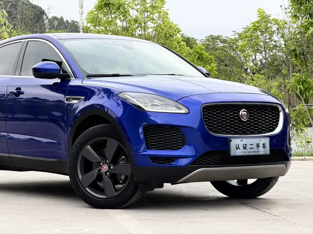 Jaguar E-PACE — фото 3