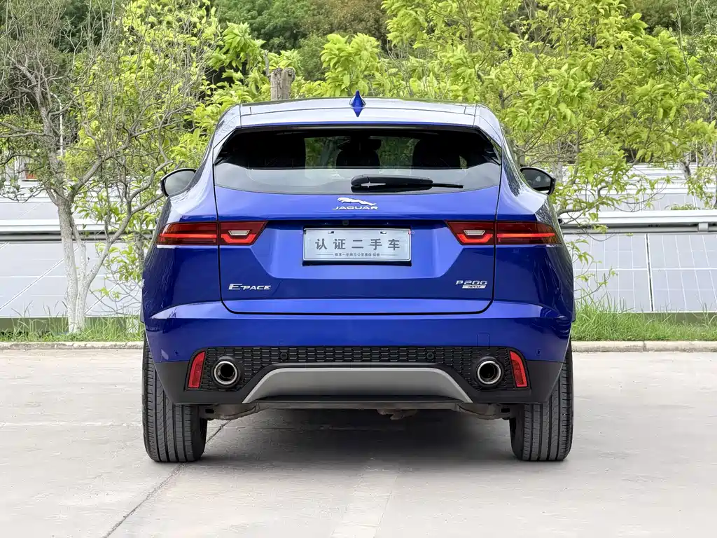 Jaguar E-PACE — фото 10