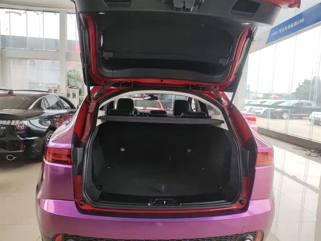 Jaguar E-PACE — фото 19