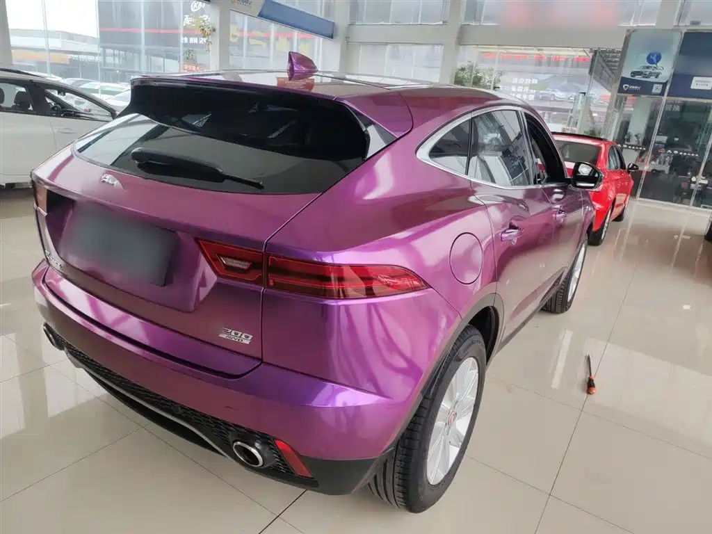 Jaguar E-PACE — фото 7
