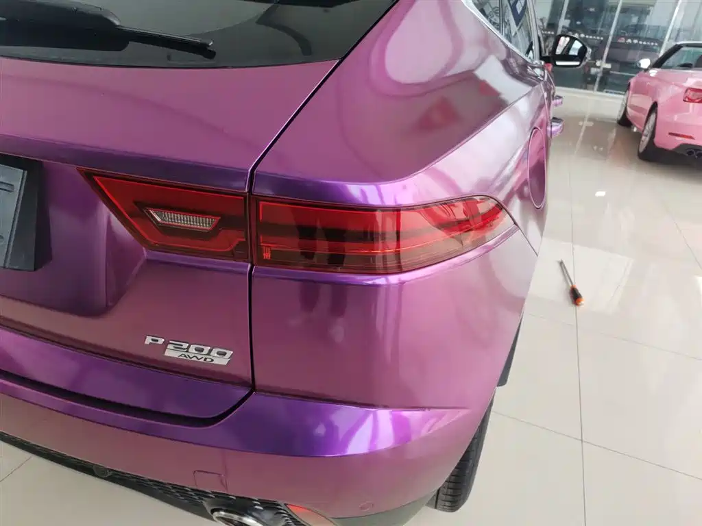 Jaguar E-PACE — фото 8