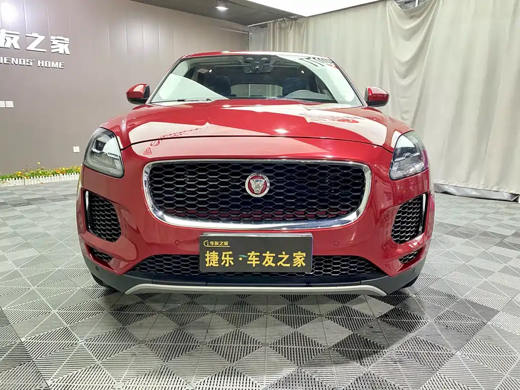 Jaguar E-PACE — фото 2