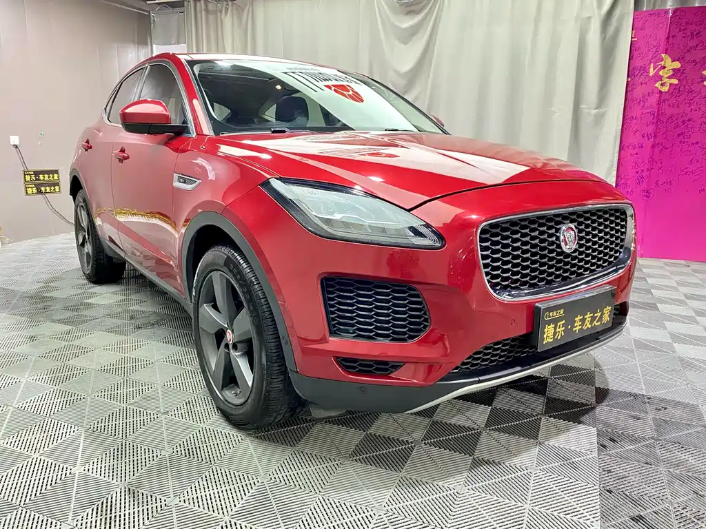 Jaguar E-PACE — фото 3