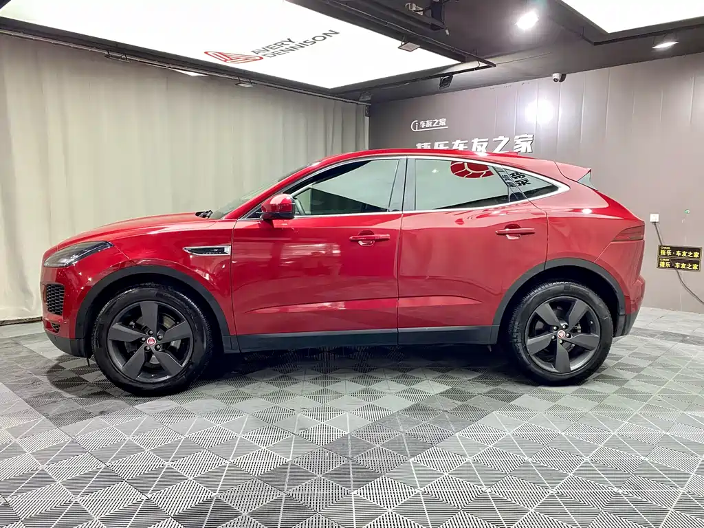 Jaguar E-PACE — фото 4