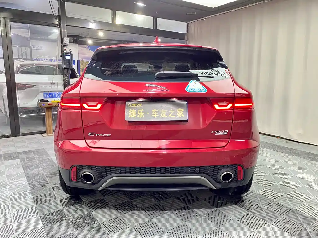 Jaguar E-PACE — фото 6