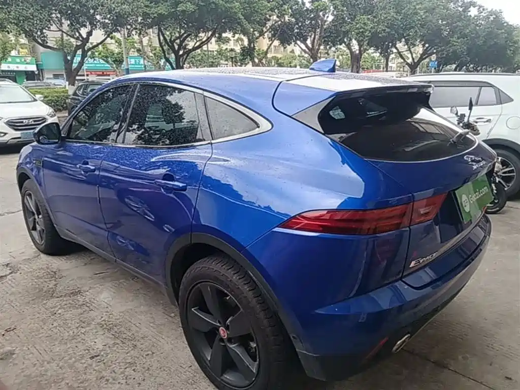 Jaguar E-PACE — фото 5