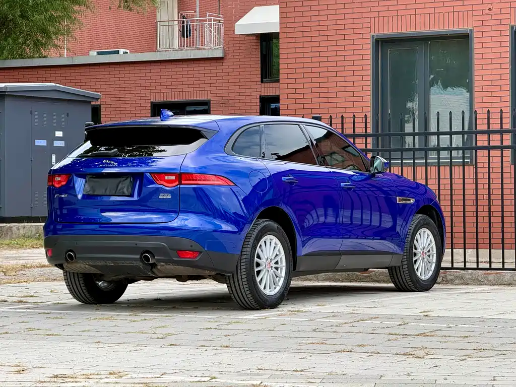 Jaguar F-PACE — фото 5